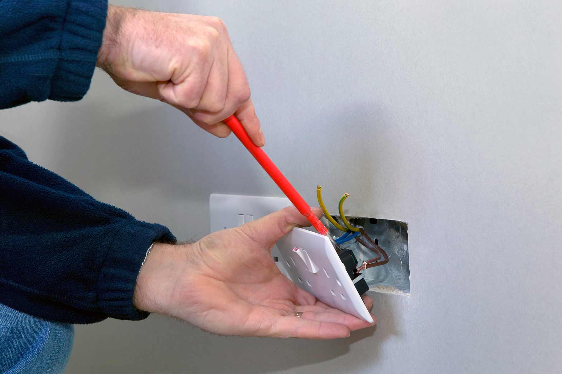 Our electricians can install plug sockets for domestic and commercial proeprties in Harrow On The Hill and the local area. 